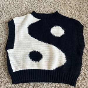 Vrg grl ying yang sweater vest